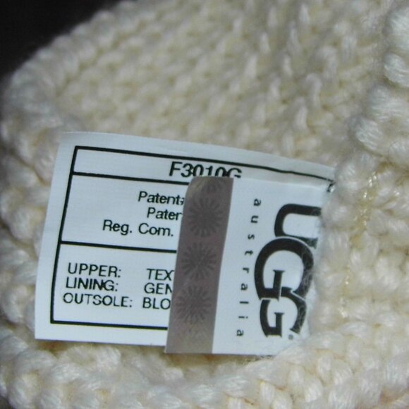 UGG Classic Cardy Tall Cream Knit Boots Womens Size 9 WORN ONCE! - Picture 9 of 12